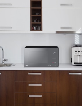 Horno de microondas convencional Lg modelo MS1596DIR 1.5 pies cúbicos