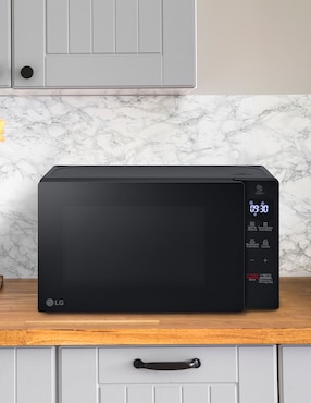 Horno de microondas convencional Lg modelo MS2032GAS 0.7 pies cúbicos