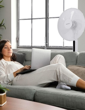 Ventilador de pedestal Daewoo con control remoto 3 velocidades
