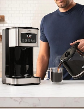 Cafetera super automática Oster C4404