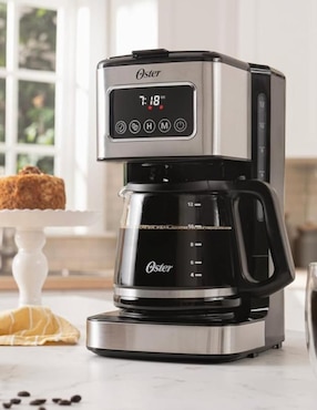 Cafetera super automática Oster C4404