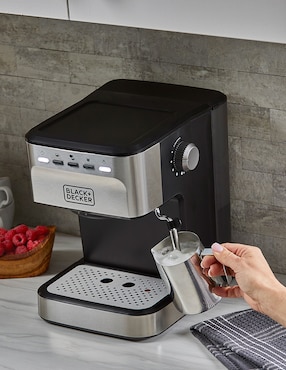Cafetera espresso Black + Decker espresso maker em0312