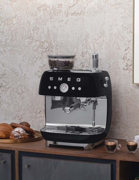 Cafetera con molino Smeg 50´s Style EGF03
