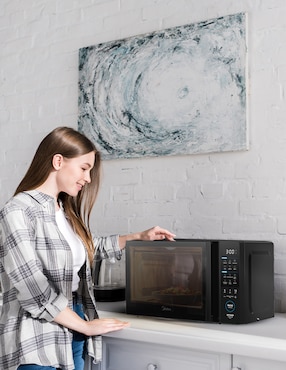 Horno de microondas convencional Midea modelo
MMDT11S2MB de 1.1 pies