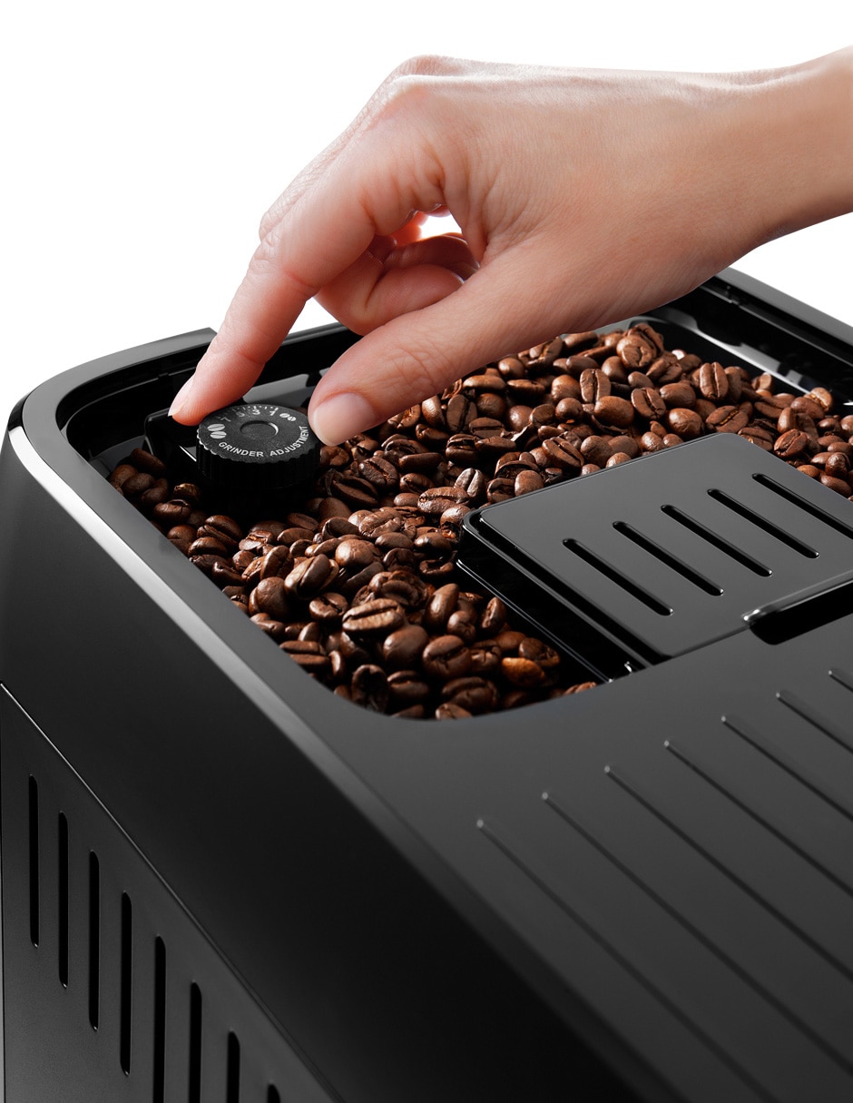Cafetera super automática Magnifica Plus 
ECAM322.70.SB 4