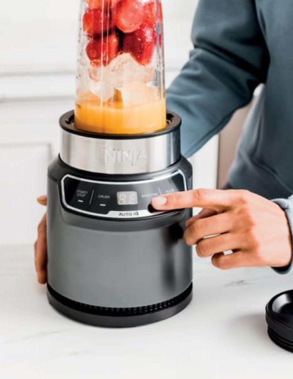 Licuadora personal Nutri-Pro BN400 2 velocidades 2